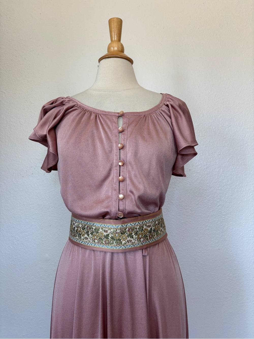 Vintage 70s Renaissance Embroidered Cinch Waist Brocade Belt